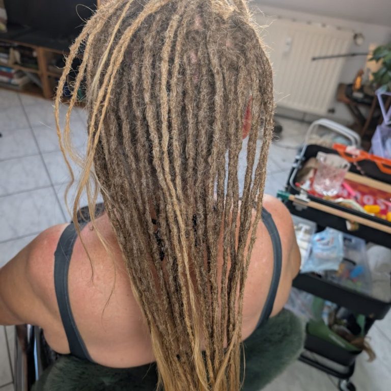 Feine Dreadlocks für dünnes Haar